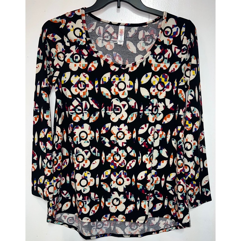 NWOT Lularoe l/s Tee M